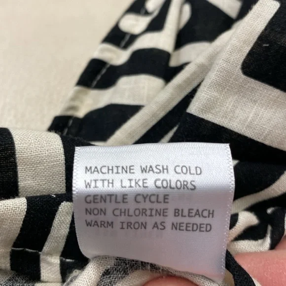 New! Rachel Zoe Linen Blend Top - Picture 6 of 7